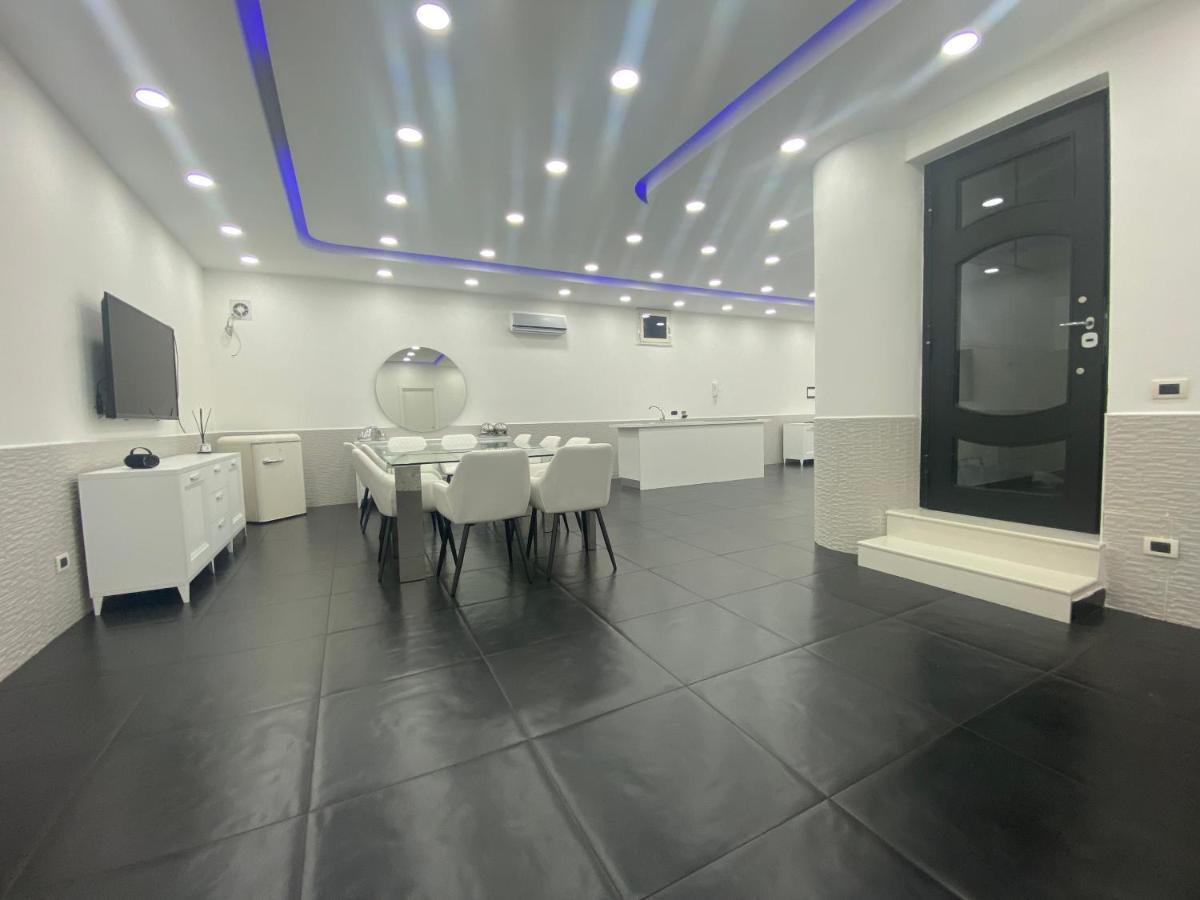 Casa Vacanza Наполи Екстериор снимка