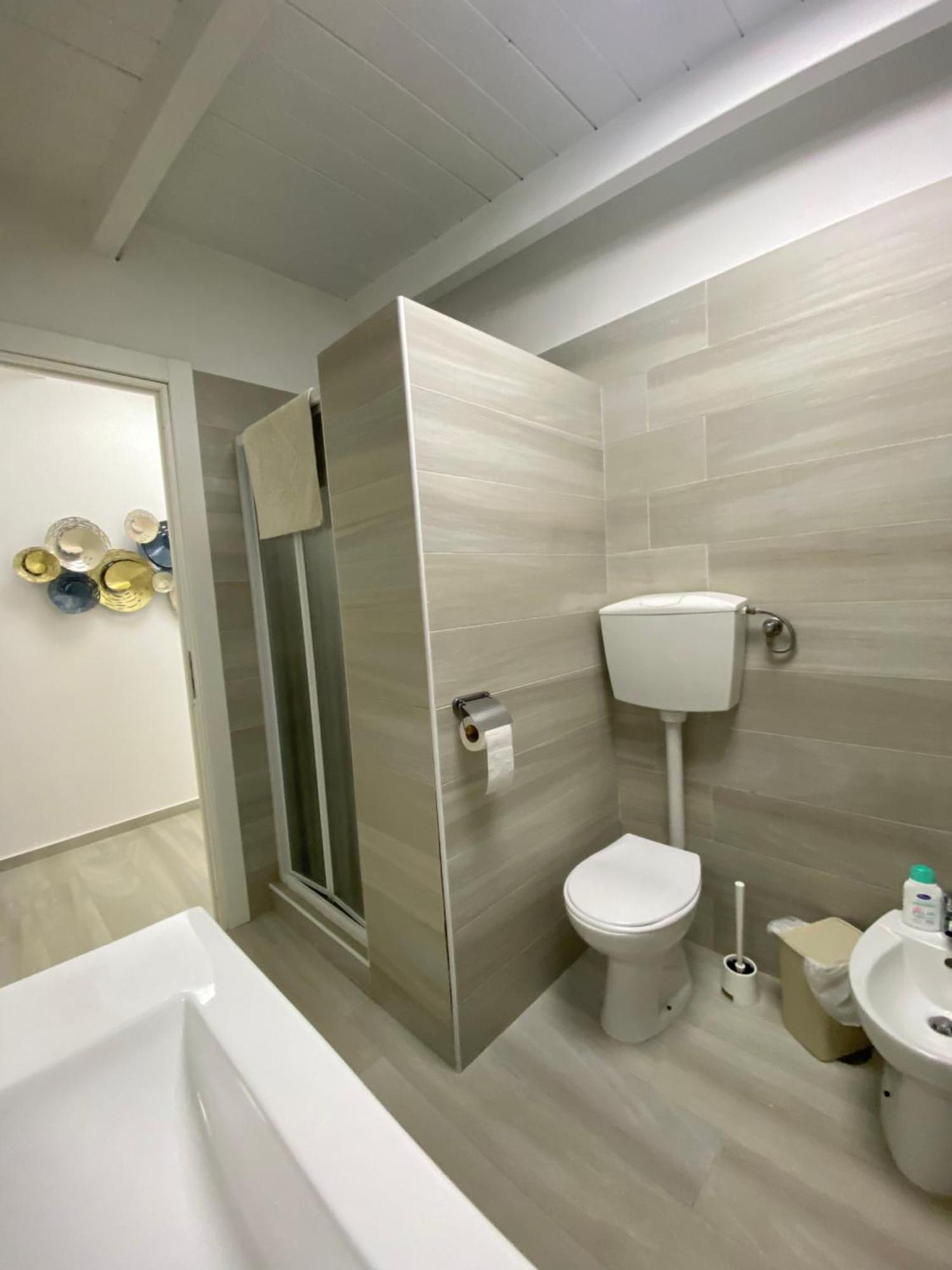 Casa Vacanza Наполи Екстериор снимка